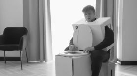 Что пропагандистка Ольга Скабеева делает в сети?  