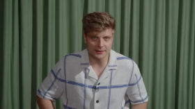 Что самый провластный человек «вне политики» Артемий Лебедев делает в сети?