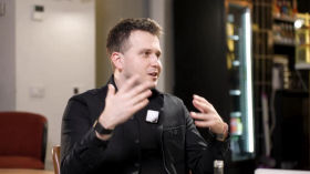 Когда наступит сингулярность: разговор с главным по ИИ в Минцифре